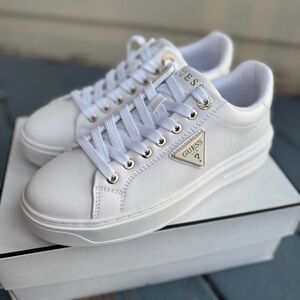 New In Box GUESS Women's Denesa Low-Top Sneakers White 7